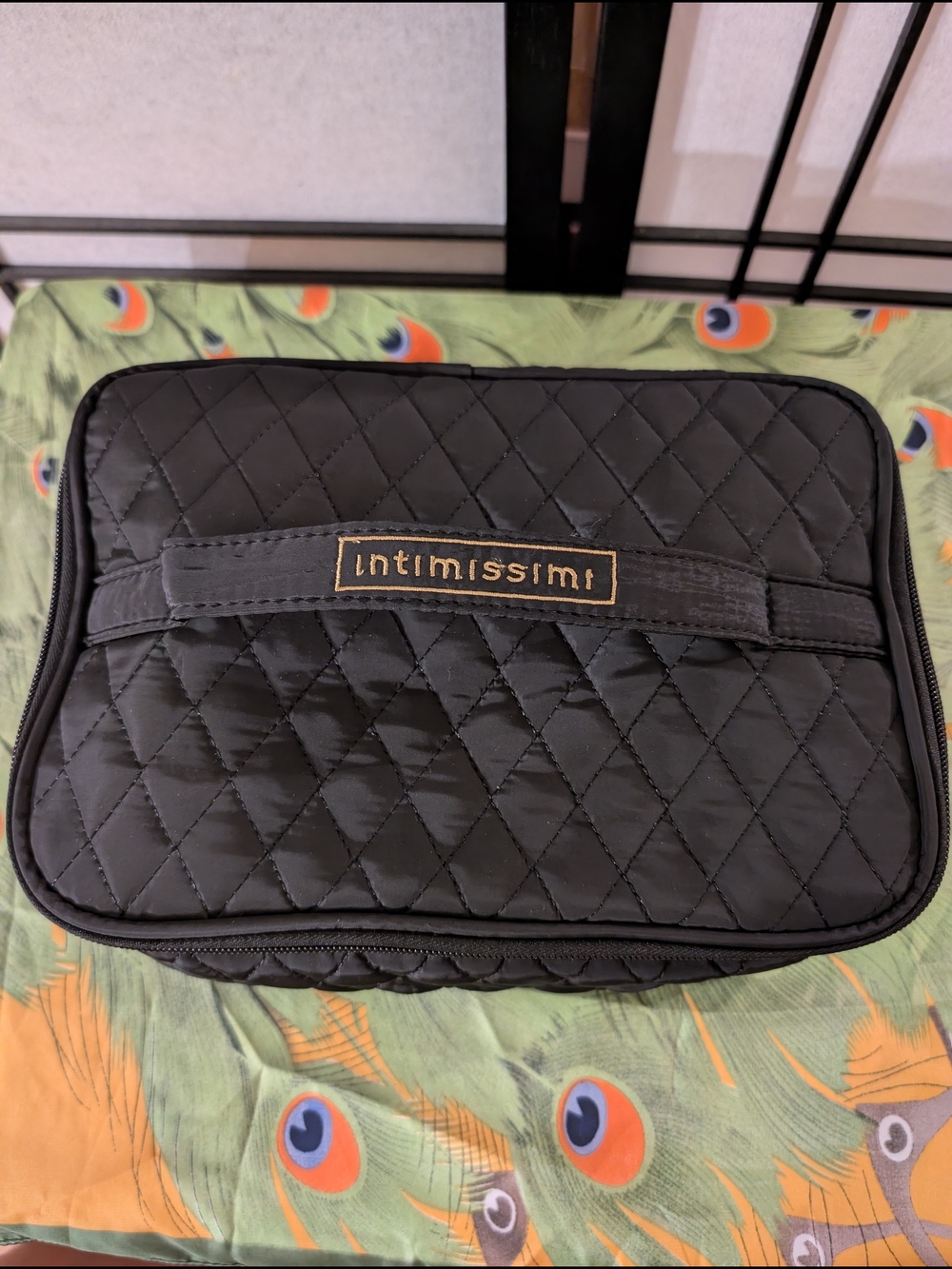 Intimissimi Black Quilted Travel Lingerie Bra Organizer Cosmetic Packing Case